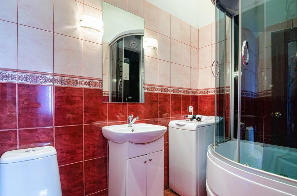 Leogrand Apartments On Kniazia Romana 26 Lviv Bagian luar foto